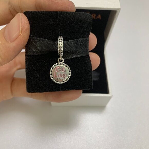 Authentic Pandora Aristocats Marie Cat Lady Disney Park Exclusive Charm - Picture 2 of 4